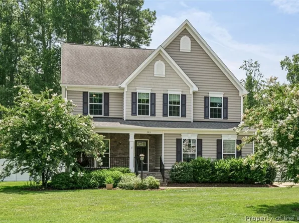 203 Cape Lndg, Yorktown, VA 23693