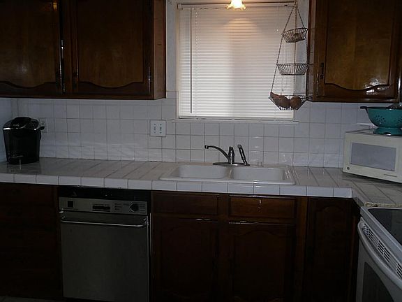5th image of 16903 Gleneagle Dr N