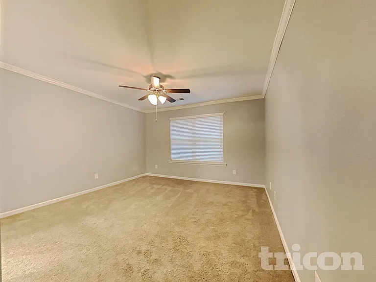 2271 Wentworth Park Dr — Photo 10