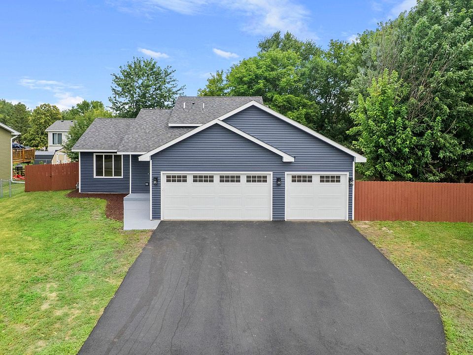1st image of 808 5th Ave SW