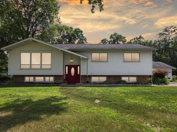 30 Warren Ave, Hillsdale, MI 49242