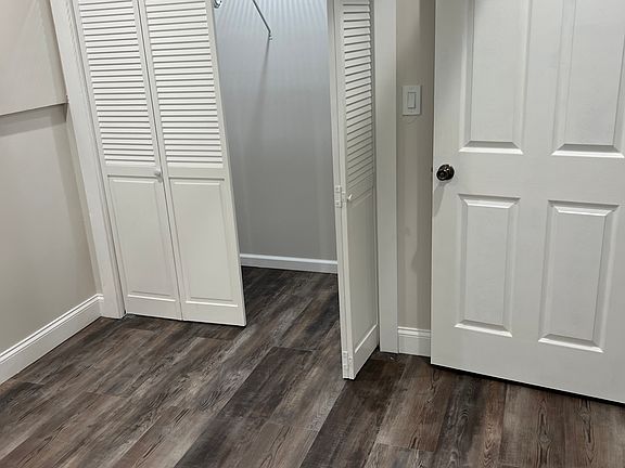 4th image of 2116 S 50th Ct Unit 1