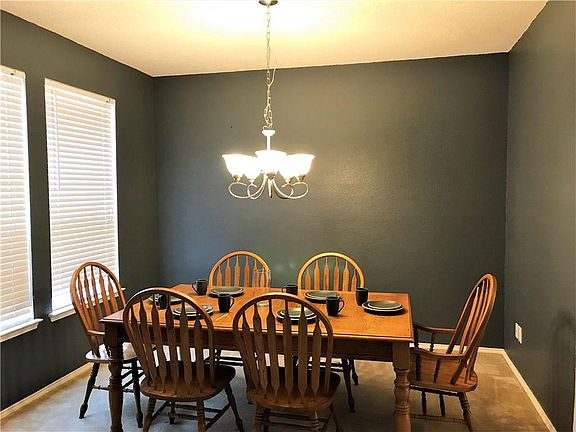 3rd image of 1011 Essex