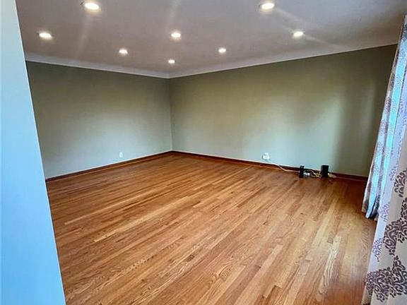 3rd image of 8501 Grantshire Ln