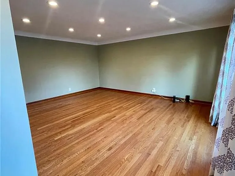 8501 Grantshire Ln — Photo 3