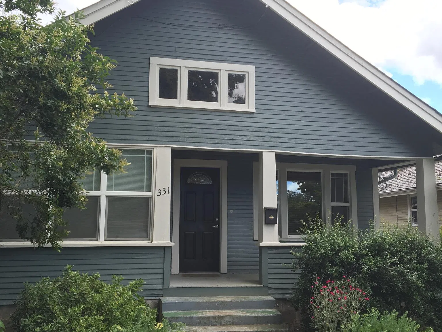 2 bed, 1050 sqft, $1,750 — Photo 2