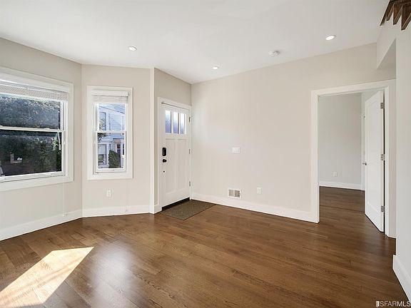 5th image of 228 Elsie St