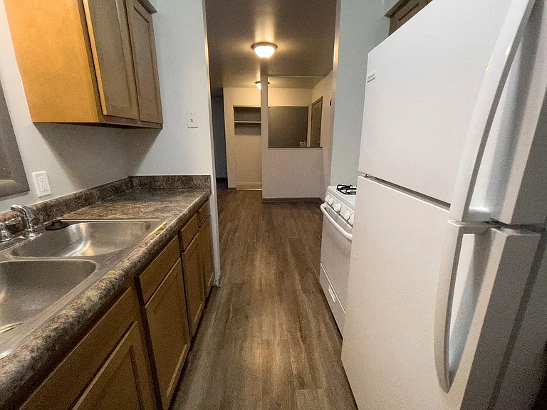 District on Riverside — Photo 41