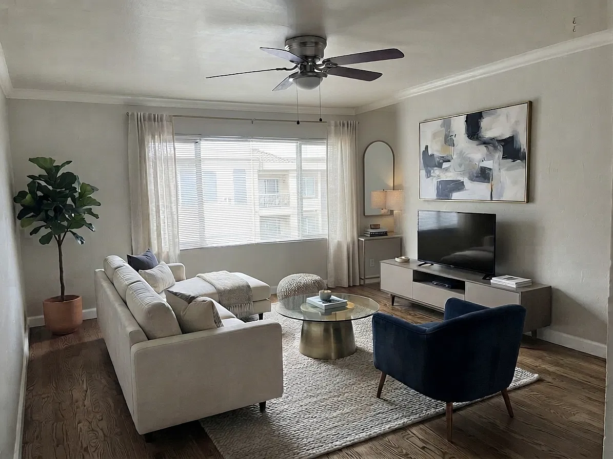 2 bed, 850 sqft, $2,150 — Photo 1