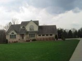 469 Appletree Ln, Milford, MI