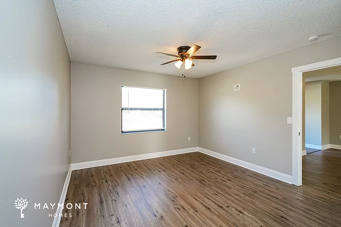2302 Maple Hill Dr — Photo 6