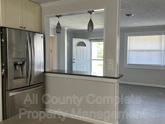 5th image of 41 Oakview Cir