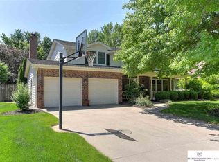 16241 Bancroft Cir, Omaha, NE 68130
