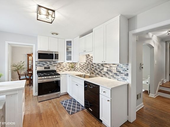 5th image of 1534 Newcastle Ave