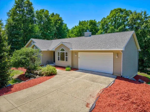 4729 Gaston Cir, Cottage Grove, WI 53527