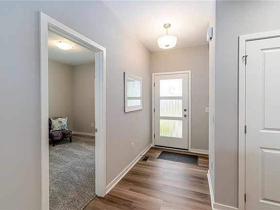 3rd image of 960 Juniper Dr