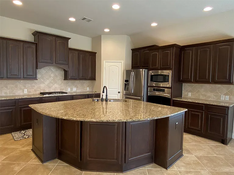 5922 Solara Ledge Ln — Photo 10