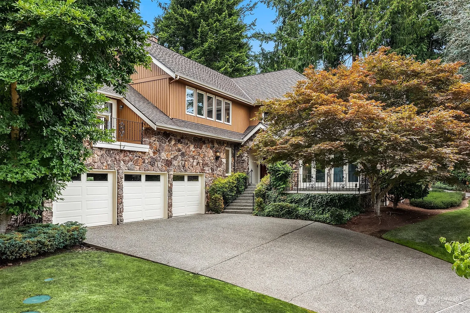 13736 209th Avenue NE photo 1