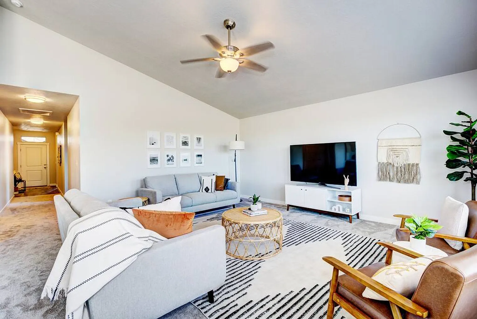 5 bed, 2.0 bath, 2023 sqft, $2,998 — Photo 3