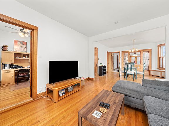 4th image of 5104 W Hutchinson St #2