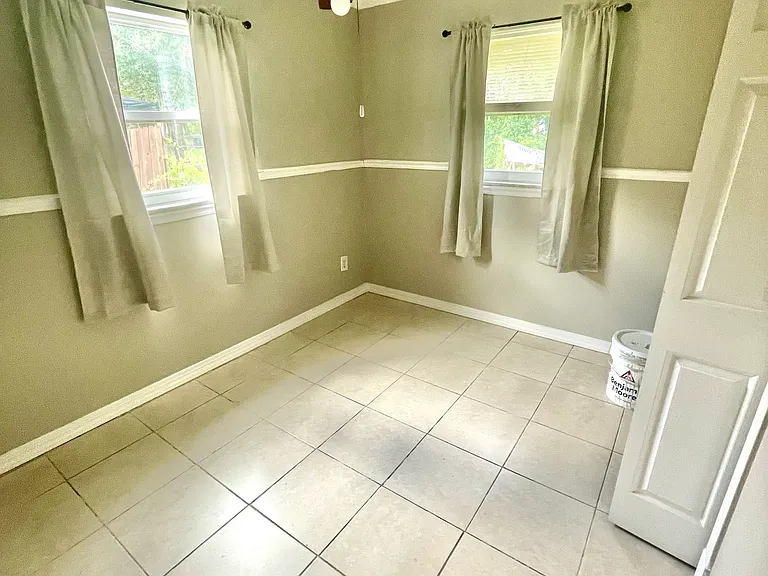 225 Avacado Ct #4 — Photo 4
