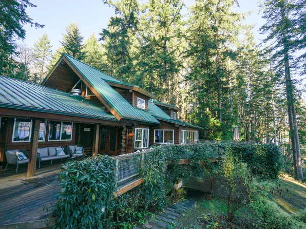 466 Piper Rd, Quilcene, WA 98376