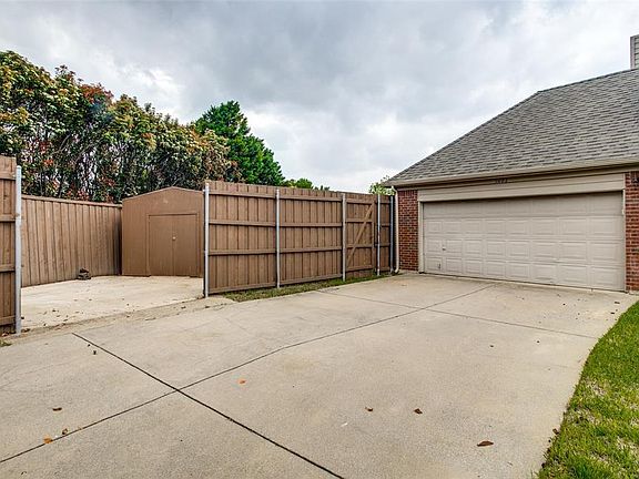 3rd image of 5602 Manchester Dr