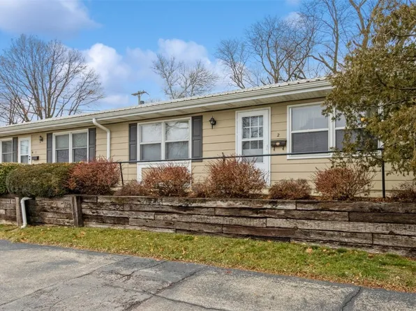 1306 10th Ave APT 2, Belle Plaine, IA 52208