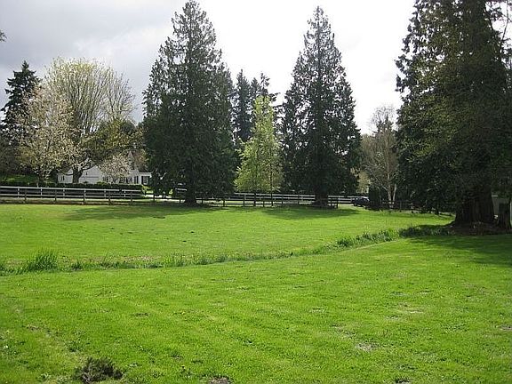 3rd image of 15819 165th Pl NE