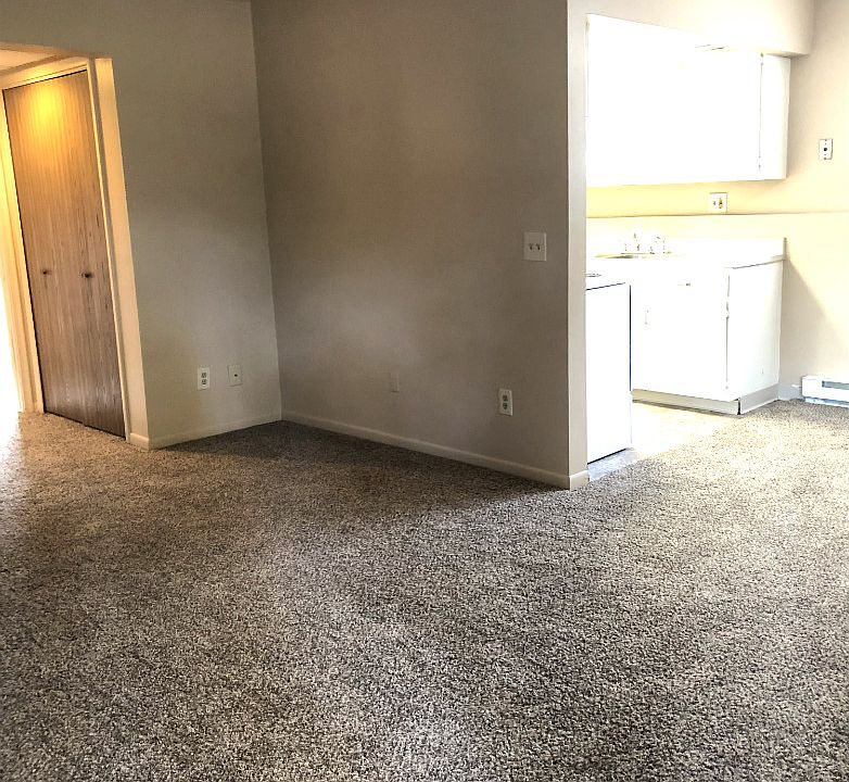 1st image of 3811 Sandhurst Dr APT 100