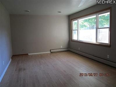 2nd image of 312 Earl Dr