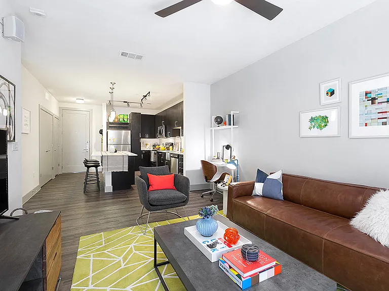 Groves South Lamar — Photo 11