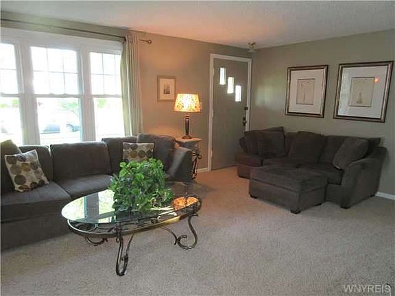 4th image of 28 Wendover Ave