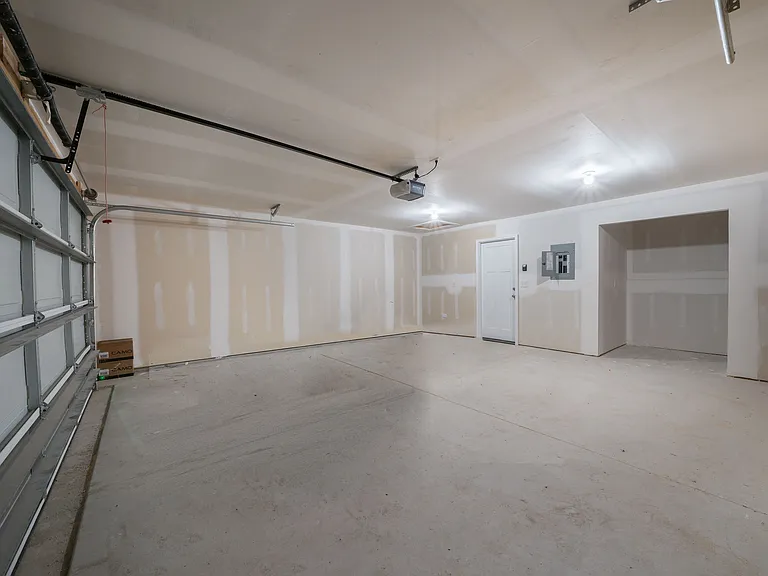 16828 W Lawson St #16828 — Photo 11