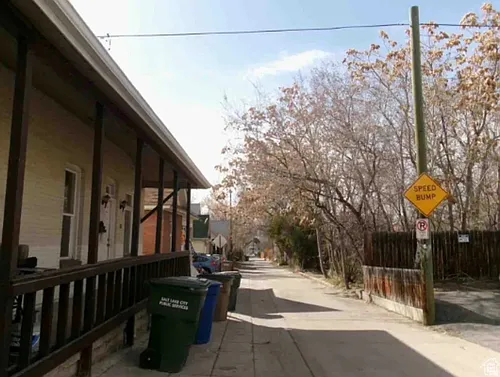 862 E Menlo Ave #2 Photo 1