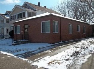 17477 Woodford Ave, Lakewood, OH 44107