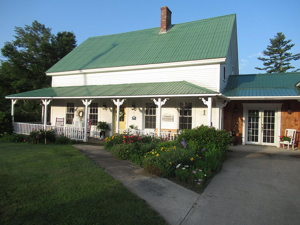 1st image of 1922 Roxbury Road