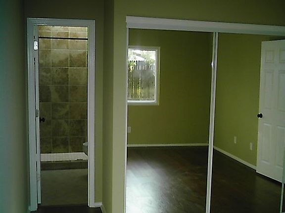 5th image of 1011 N Constitution Dr