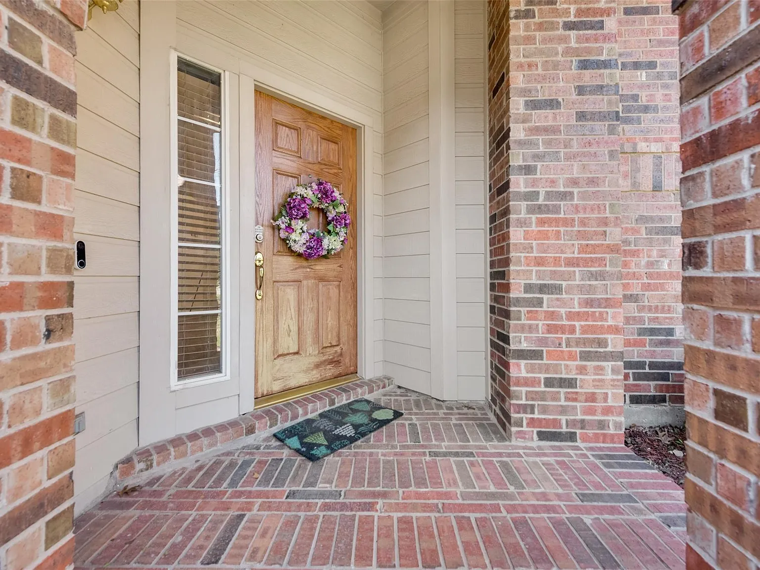 3 bed, 2078 sqft, $2,500 — Photo 2