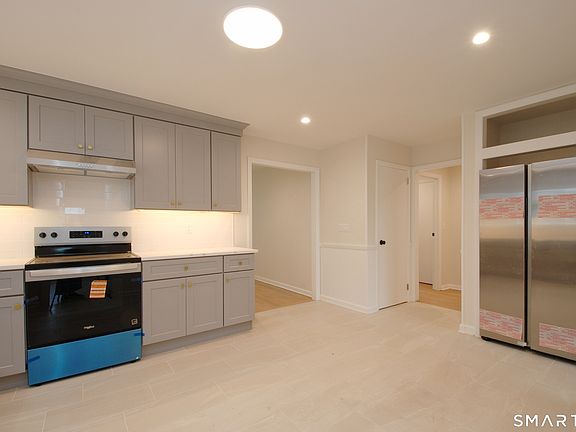 3rd image of 306 Courtland Ave #1