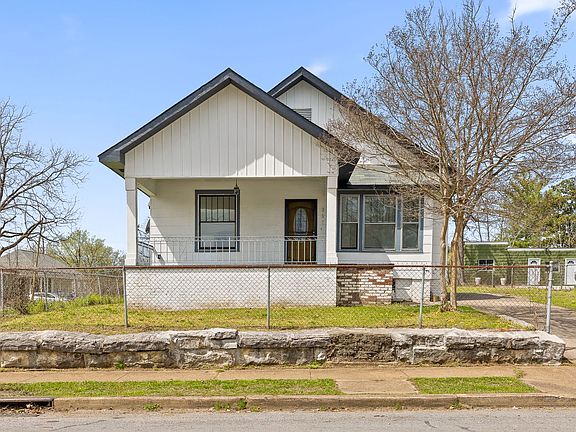 2nd image of 913 S Highland Park Ave