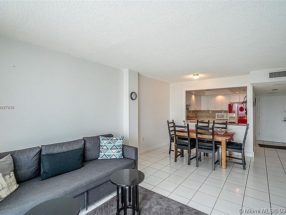 5th image of 6900 Bay Dr APT 11L