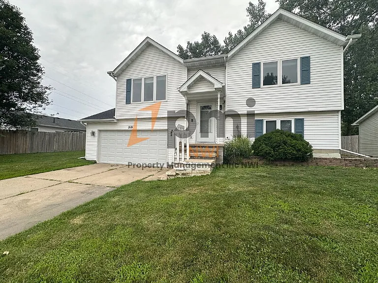 219 Sandalwood Dr — Photo 1