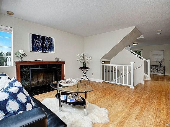 3rd image of 772 122nd Ave NE