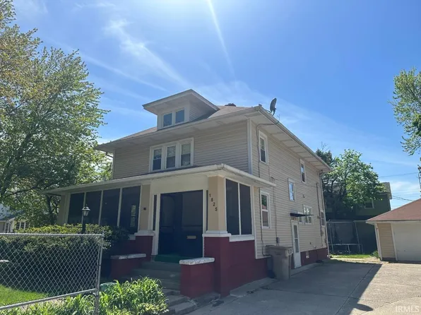 1825 Marine St, South Bend, IN 46613