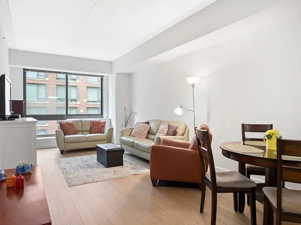 535 W 52nd St APT 9G, New York, NY 10019