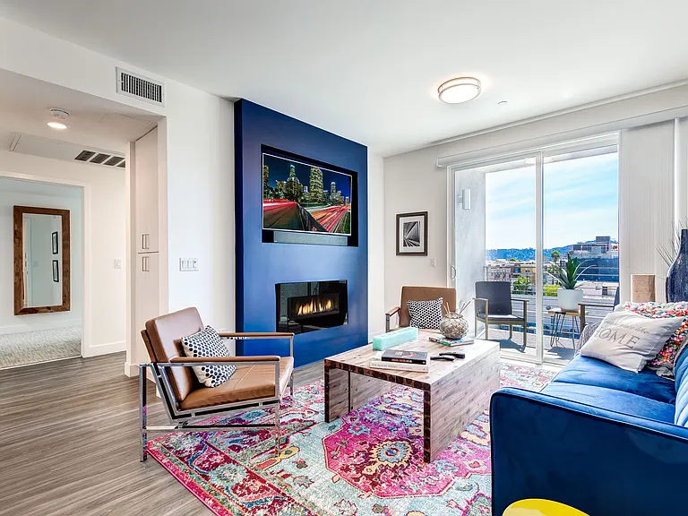 NOHO 55 Luxury Living — Photo 7