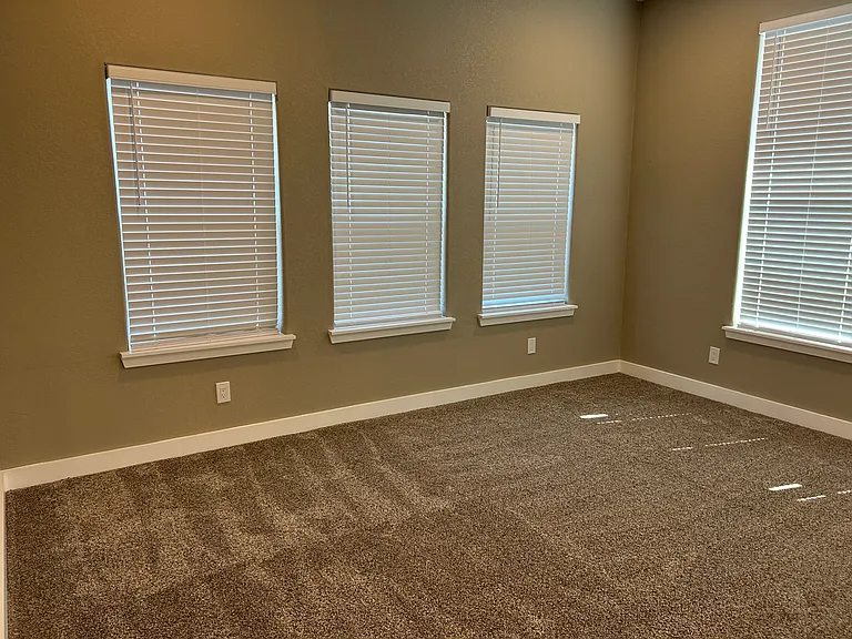 10711 Cromwell Dr — Photo 12