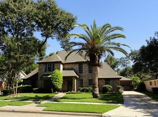 4230 Honey Oaks Dr, Seabrook, TX 77586