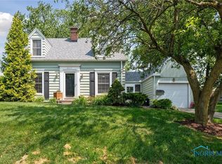2517 Eastmoreland Dr, Oregon, OH 43616